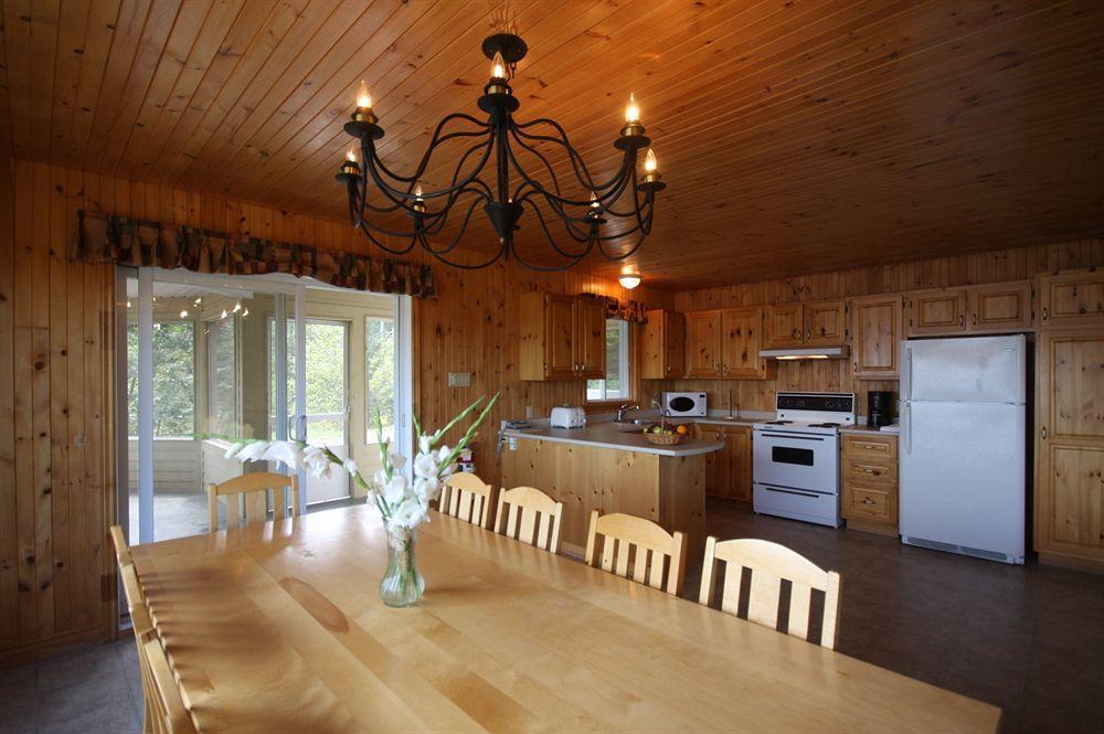 Auberge Du Lac-A-L'Eau-Claire เซนต์ อเล็กซิส เด มองส์ ภายนอก รูปภาพ