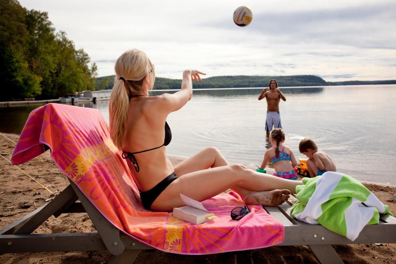 Auberge Du Lac-A-L'Eau-Claire เซนต์ อเล็กซิส เด มองส์ ภายนอก รูปภาพ