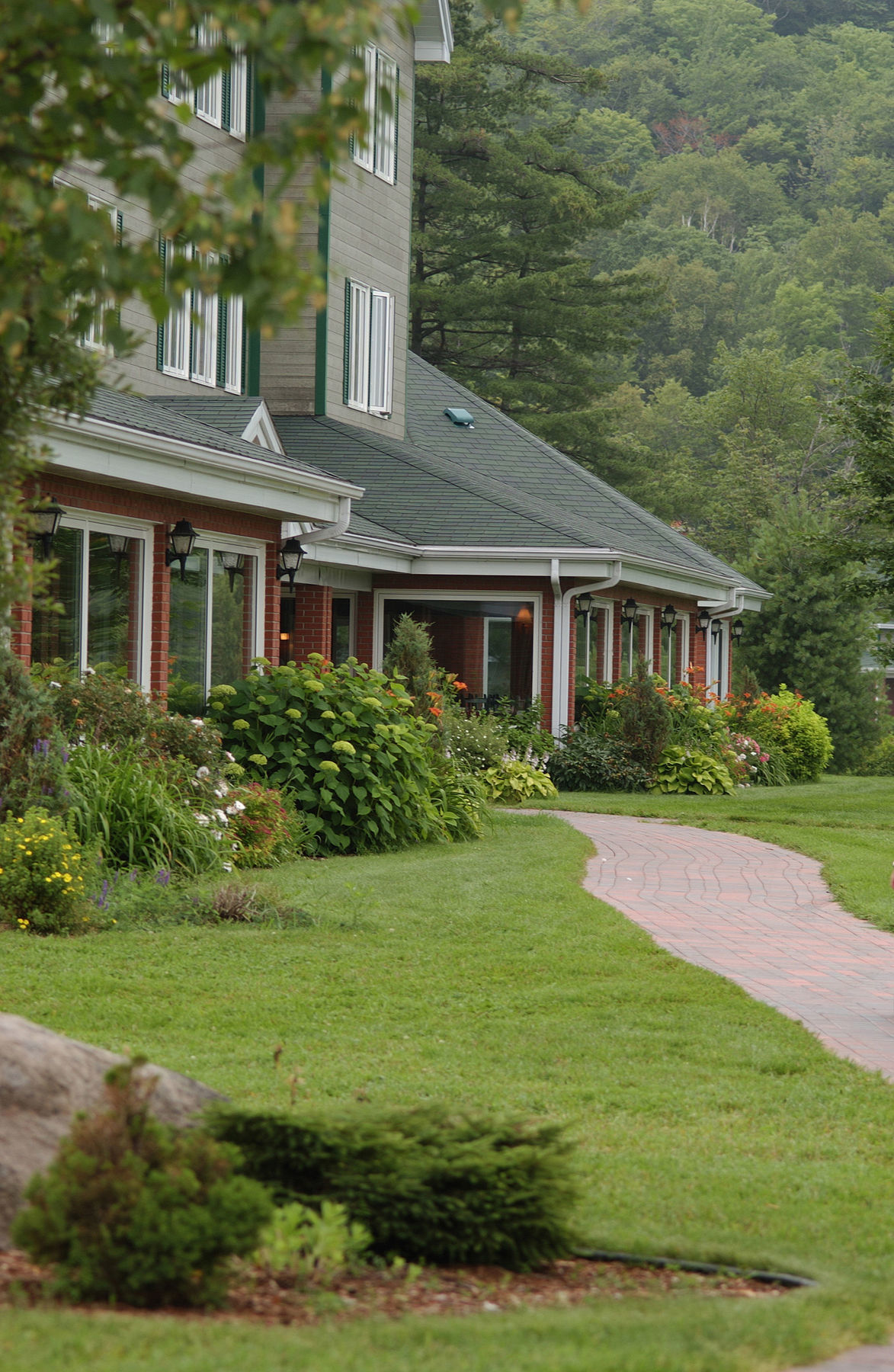 Auberge Du Lac-A-L'Eau-Claire เซนต์ อเล็กซิส เด มองส์ ภายนอก รูปภาพ