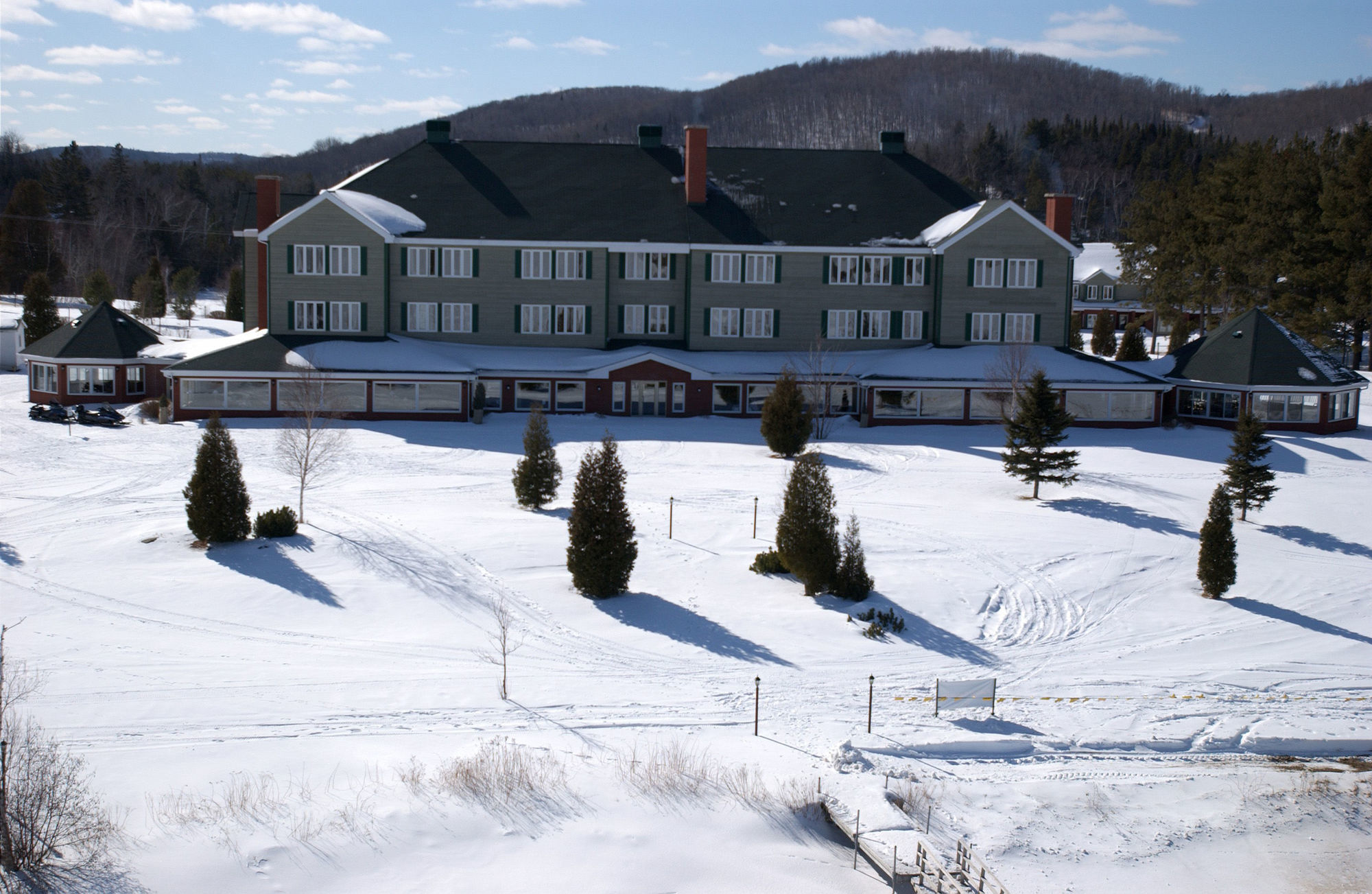 Auberge Du Lac-A-L'Eau-Claire เซนต์ อเล็กซิส เด มองส์ ภายนอก รูปภาพ