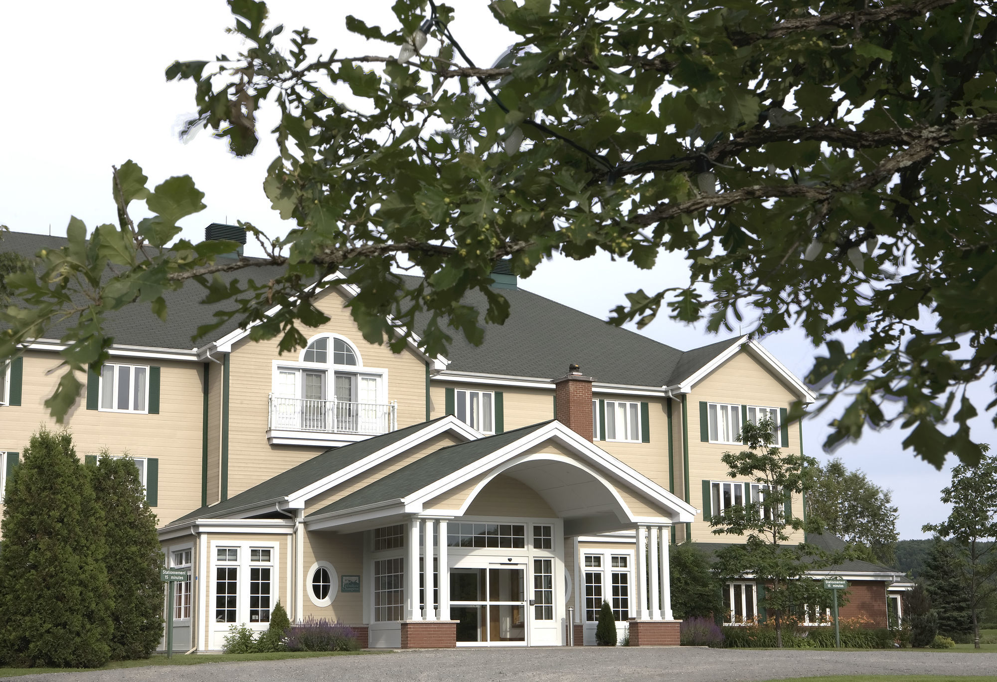 Auberge Du Lac-A-L'Eau-Claire เซนต์ อเล็กซิส เด มองส์ ภายนอก รูปภาพ