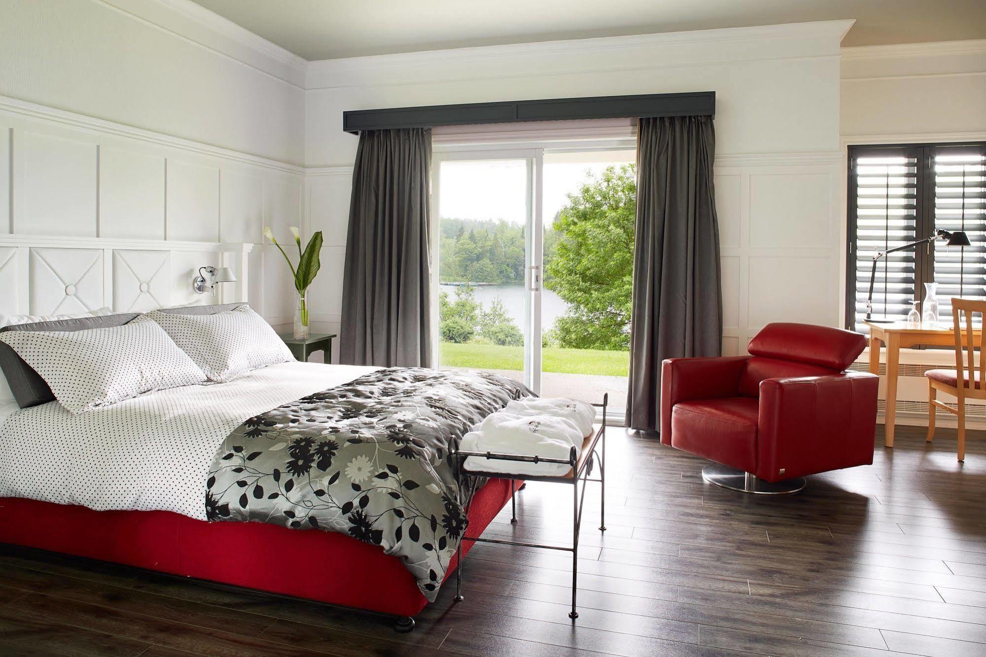 Auberge Du Lac-A-L'Eau-Claire เซนต์ อเล็กซิส เด มองส์ ภายนอก รูปภาพ