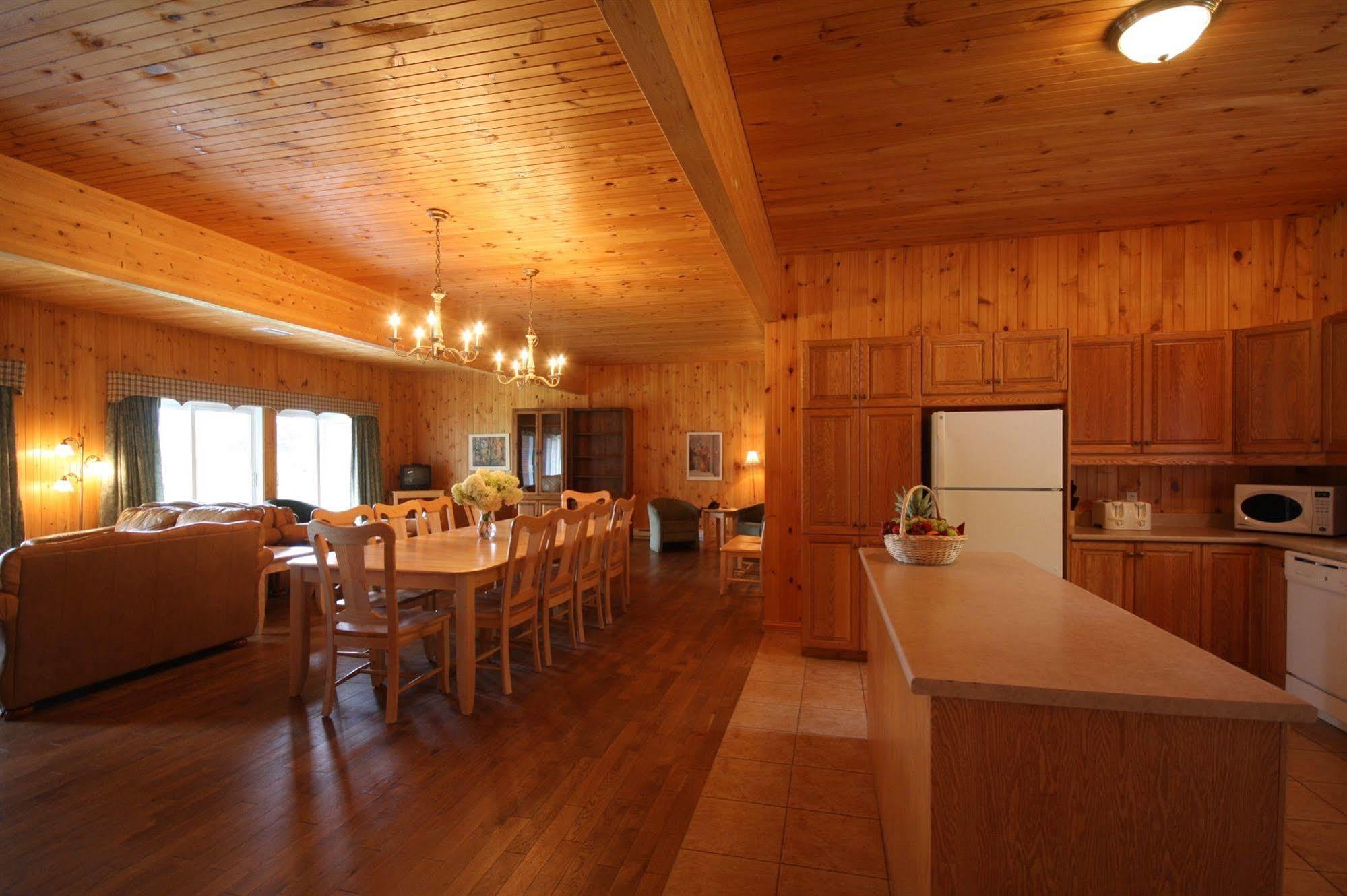 Auberge Du Lac-A-L'Eau-Claire เซนต์ อเล็กซิส เด มองส์ ภายนอก รูปภาพ