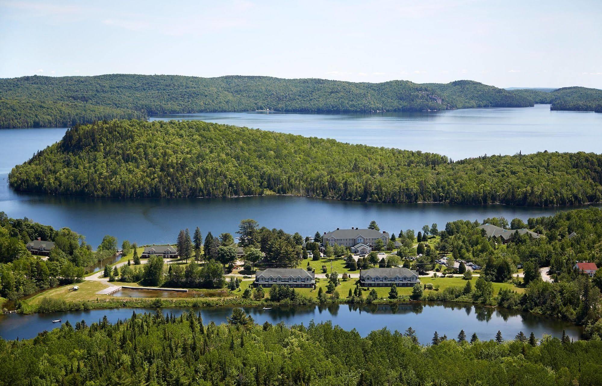 Auberge Du Lac-A-L'Eau-Claire เซนต์ อเล็กซิส เด มองส์ ภายนอก รูปภาพ
