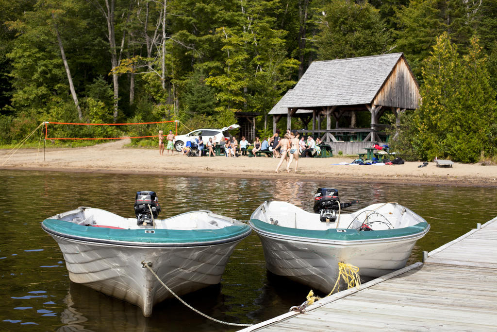 Auberge Du Lac-A-L'Eau-Claire เซนต์ อเล็กซิส เด มองส์ ภายนอก รูปภาพ