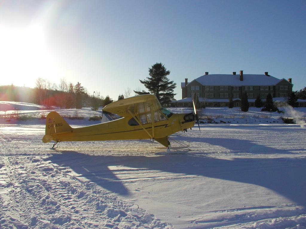 Auberge Du Lac-A-L'Eau-Claire เซนต์ อเล็กซิส เด มองส์ ภายนอก รูปภาพ